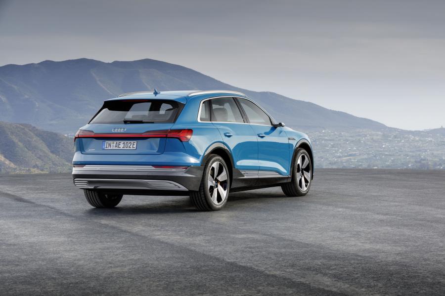  Audi e-tron 55 Quattro 2019 года  (WW) (фото 27 из 452)